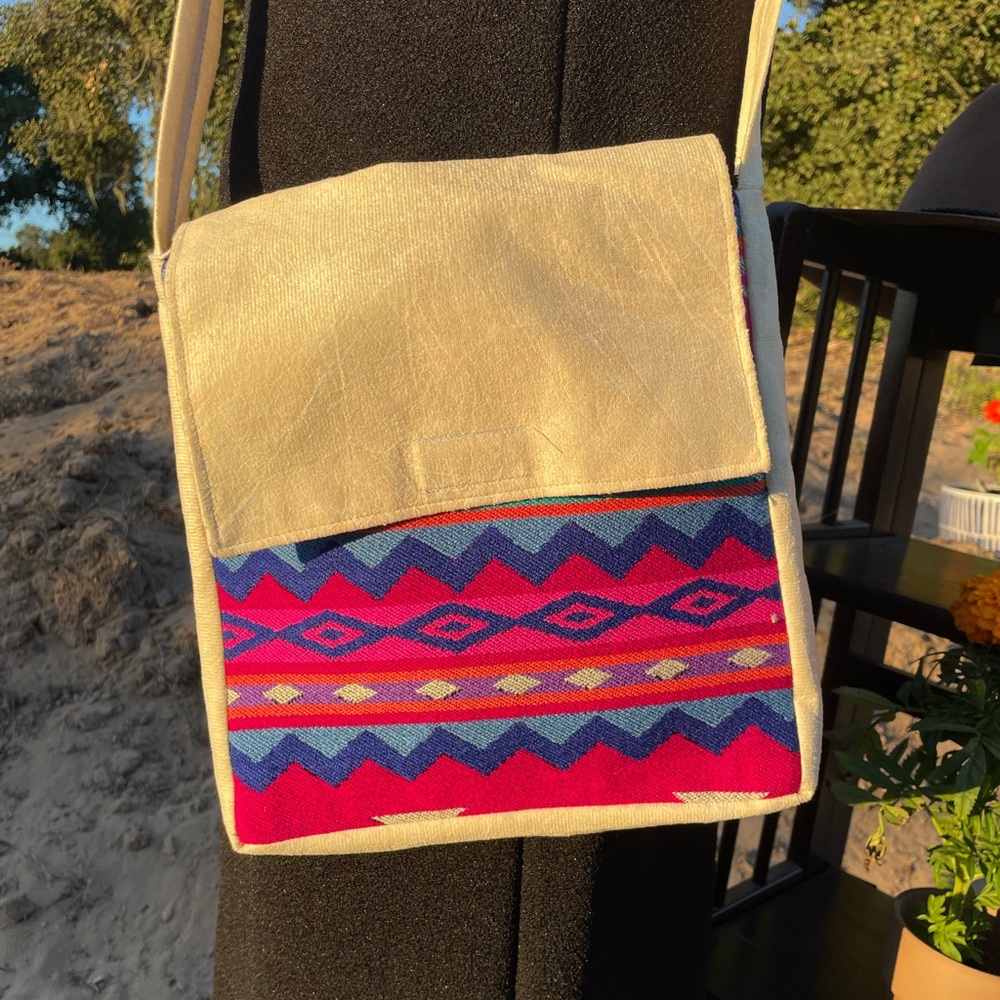 Colorful Geometric Pattern Crossbody Bag - Picture 2 of 6